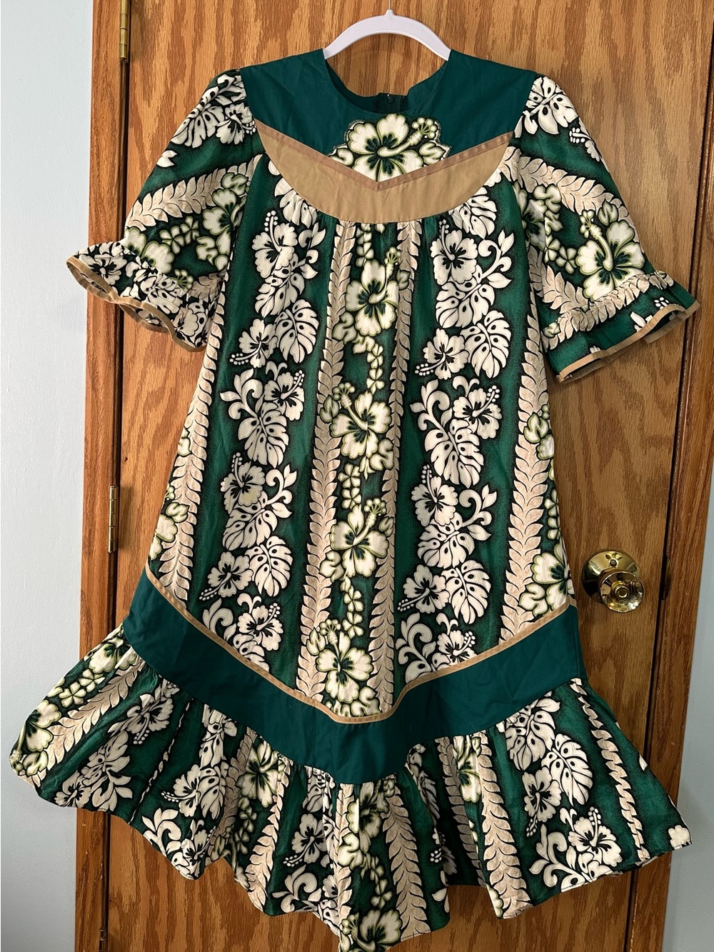 Vintage Carol Bennett Hawaii Floral Dress with 1 Pocket Size Small